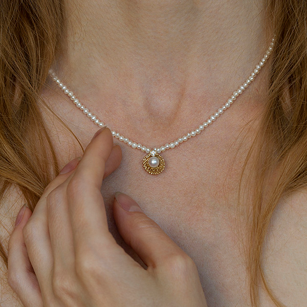 Pearl & Precious Stone Necklaces
