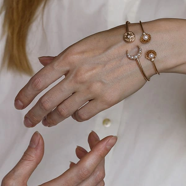 Pearl & Precious Stone Bracelets